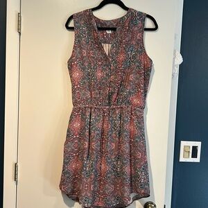 Cinched front sleeveless paisley print dress